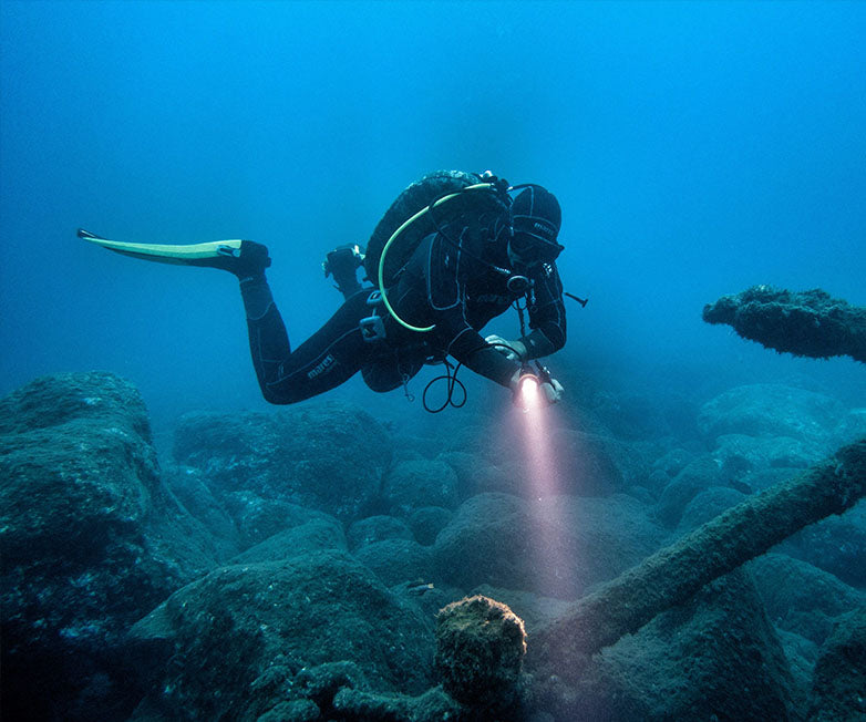 OrcaTorch D630 v2.0 cannister diving flashlight with Goodman handle 4600 Lumen 3000mAh battery + charger