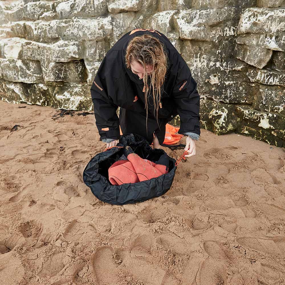 Zone3 Skiftemåtte til våddragt Sort/Orange